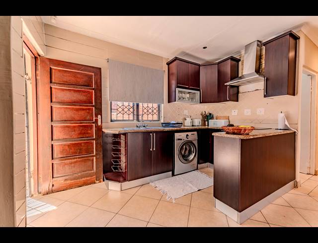3 BEDROOM HOUSE FOR SALE IN MORNINGSIDE